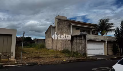 Terreno disponível para venda no bairro Custódio Pereira em Uberlândia MG