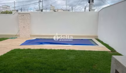 Casa no condomínio Park Sul disponível para locação e venda em Uberlândia-MG