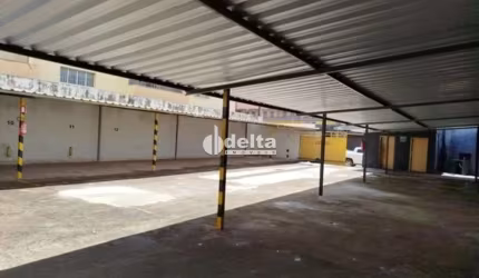 Cobertura disponível para locação no bairro Nossa Senhora Aparecida em Uberlândia-MG