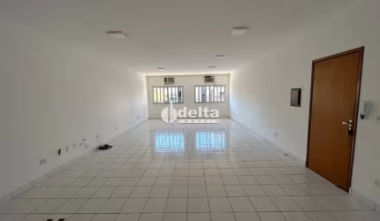 Sala disponível para locação no bairro Bom Jesus em Uberlândia-MG
