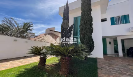 Casa disponível para venda no bairro Cidade Jardim em Uberlândia MG