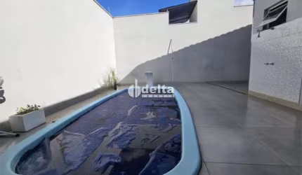 Casa disponível para locação no bairro Novo Mundo em Uberlândia-MG