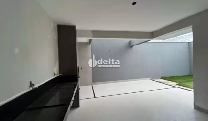 Casa disponível para venda no bairro Santa Mônica em Uberlândia MG