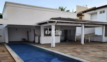 Casa residencial disponível para locação no bairro Cidade Jardim em Uberlândia-MG