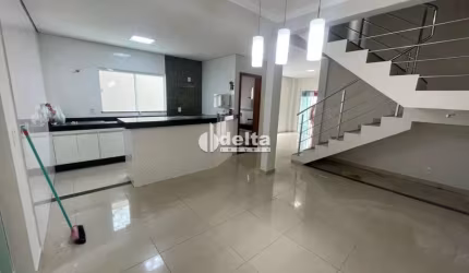 Casa residencial disponível para Locação no bairro Roosevelt em Uberlândia-MG.