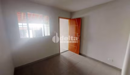 Casa disponível para locação no bairro Luizote de Freitas em Uberlândia-MG