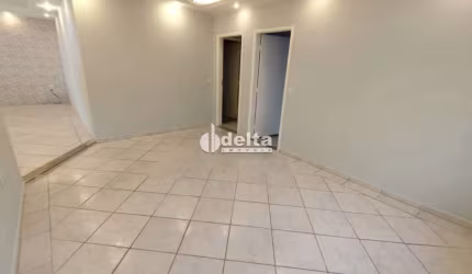 Casa disponível para locação e venda  no bairro Cidade Jardim em Uberlândia-MG
