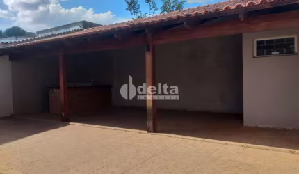 Casa residencial disponível para venda no bairro Santa Luzia em Uberlândia-MG