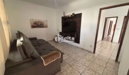 Casa residencial disponível para Locação no bairro Jardim Patrícia em Uberlândia-MG.