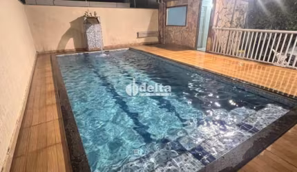 Casa residencial disponível para Venda no bairro Gramado em Uberlândia-MG.