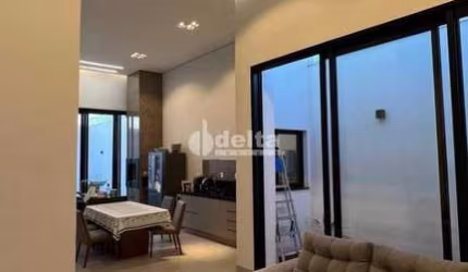 Casa residencial disponível para venda no bairro Novo Mundo em Uberlândia-MG