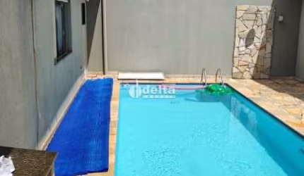 Casa residencial disponível para Locação no bairro Santa Mônica em Uberlândia-MG.