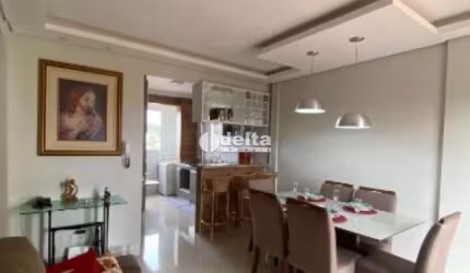 Apartamento mobiliado disponível para locação no bairro Santa Mônica em Uberlândia-MG