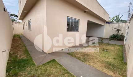 Casa residencial disponível para locação e venda no bairro Tibery em Uberlândia-MG