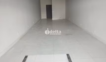 Loja disponível para locação no bairro Santa Mônica em Uberlândia-MG