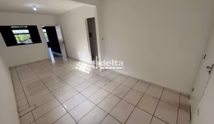 Casa residencial disponível para locação no bairro Jaraguá em Uberlândia-MG.