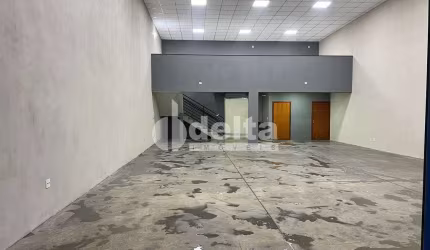 Galpão disponível para locação e venda no bairro Monte Hebron em Uberlândia-MG