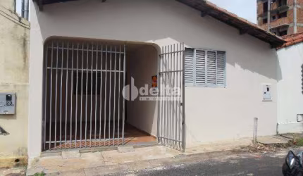 Casa residencial disponível para locação e venda no bairro Centro em Uberlândia-MG
