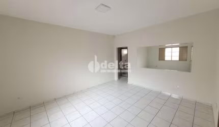 Casa residencial disponível para locação no bairro Brasil em Uberlândia-MG