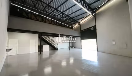 Galpão disponível para locação no bairro Jardim Europa em Uberlândia-MG