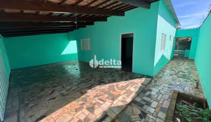 Casa residencial disponível para venda no bairro Granada em Uberlândia-MG.