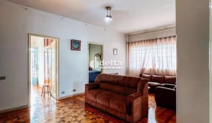 Prédio disponível para venda no bairro Martins em Uberlândia-MG