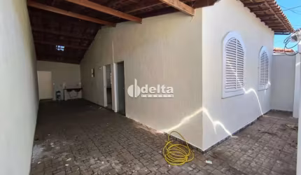 Colônia disponível para venda no bairro Laranjeiras em Uberlândia-MG.