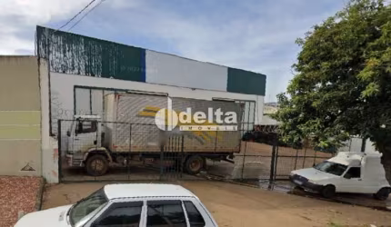 Galpão disponível para locação no bairro Roosevelt em Uberlândia-MG