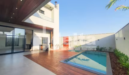 Casa no condomínio Golden Village para venda em Uberlândia-MG