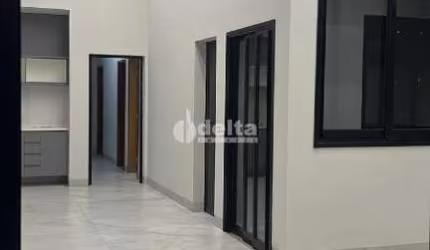 Casa no condomínio Raros Alto Umuarama disponível para venda em Uberlândia-MG