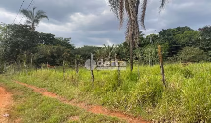 Área disponível para venda no bairro Chácaras Tubalina e Quartel em Uberlândia-MG