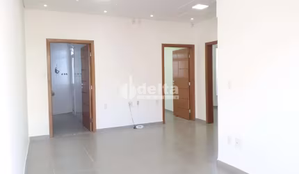 Casa comercial disponível para locação no bairro Lídice em Uberlândia-MG