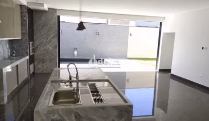 Casa no condomínio Park Sul disponível para venda em Uberlândia-MG