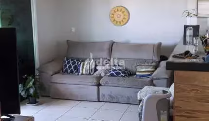 Cobertura  disponível para venda no bairro Santa Mônica em Uberlândia-MG