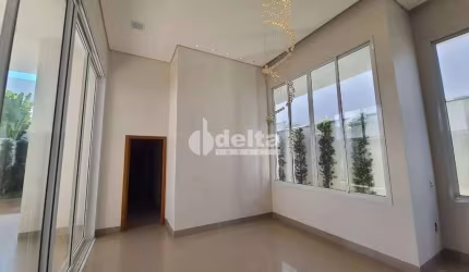 Casa disponível para locação no bairro Laranjeiras em Uberlândia-MG
