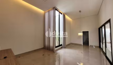 Casa disponível para locação no bairro Laranjeiras em Uberlândia-MG