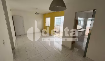 Casa em condomínio disponível para locação no bairro Jardim Califórnia em Uberlândia-MG