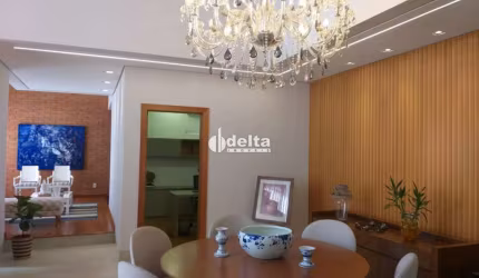 Casa no condomínio JARDIM VERSAILLES disponível para venda em Uberlândia-MG