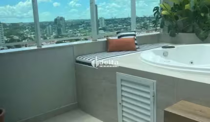 Cobertura disponível para venda no bairro Tabajaras em Uberlândia-MG