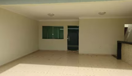 Casa disponível para locação no bairro Segismundo Pereira em Uberlândia-MG