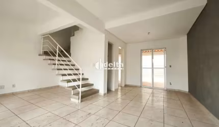 Casa em condomínio disponível no bairro Jardim Sul em Uberlândia-MG