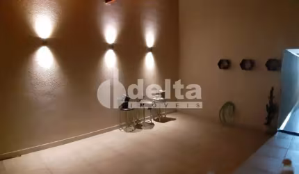 Casa residencial disponível para locação no bairro Santa Rosa em Uberlândia-MG