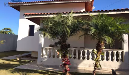 Linda casa térrea  em condomínio em excelente localização