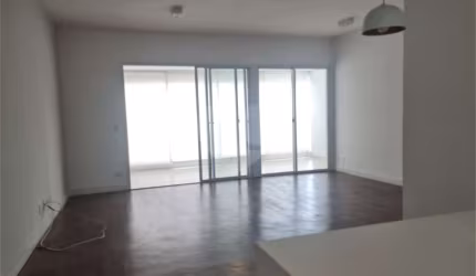 Apartamento com 2 quartos à venda ou para locação em Parque Reboucas - SP