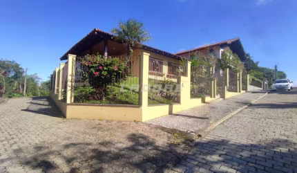 Belíssima Casa Residencial - Com Piscina - Bairro Vila Nova