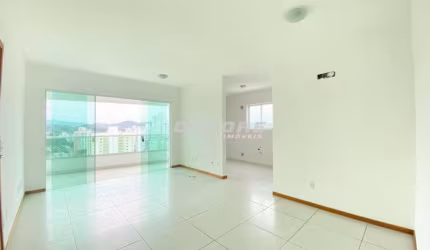 Excelente apartamento com vista privilegiada em andar alto!