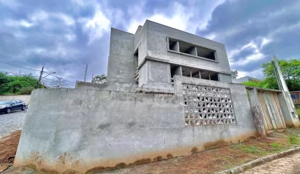 A casa dos seus sonhos está esperando por você!