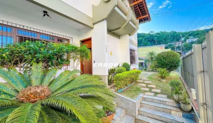 Casa à venda, 6 quartos, 3 suítes, 4 vagas, Ponta Aguda - Blumenau/SC