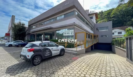 Excelente sala comercial com aproximadamente 533m² no bairro Ponta Aguda