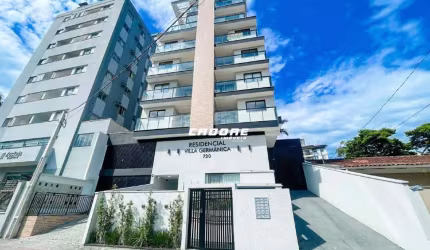 Excelente apartamento semi mobiliado com 02 dormitórios há 10 minutos da Vila Germânica
